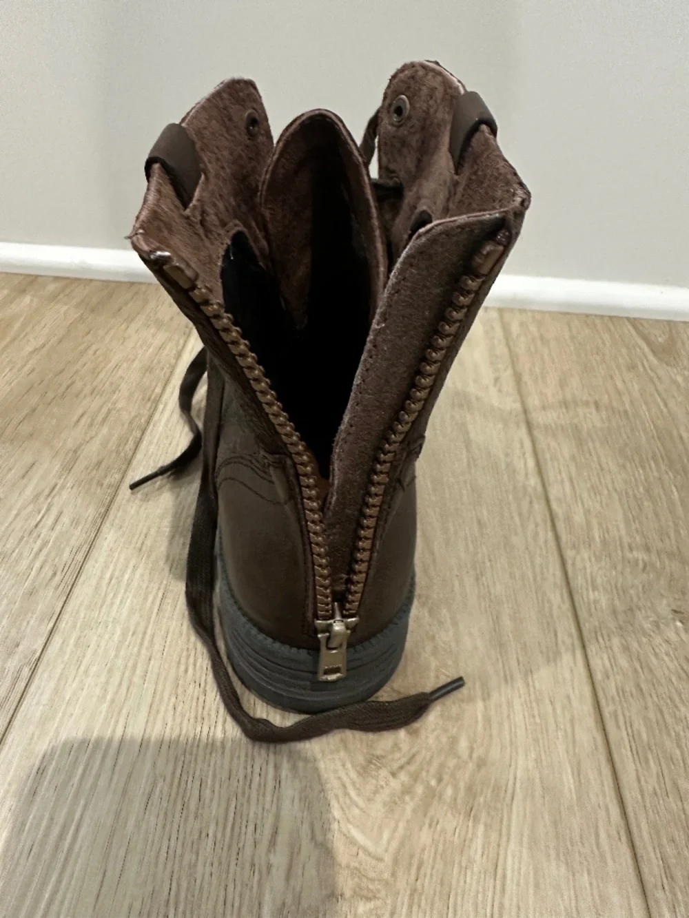 Rockport Women’s SZ 8 Cobb Hill Gorgeous soft LEATHER Boots Lace up/zip up Boots